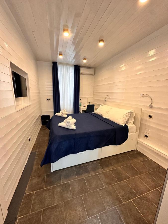Hotel Yacht Club Angioino Neapel Exterior foto